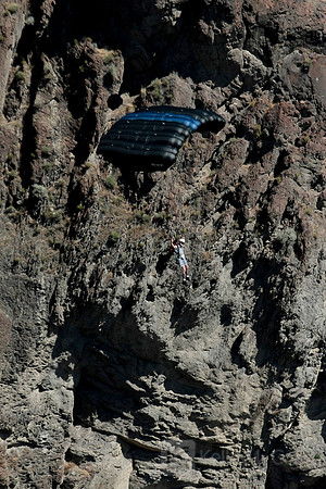 BASE Jumping