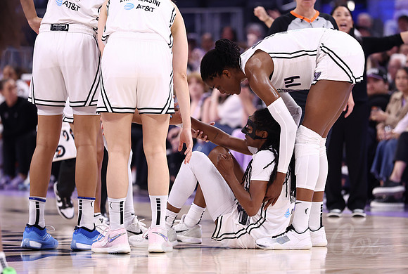 WNBA: Connecticut Sun at Golden State Valkyries
