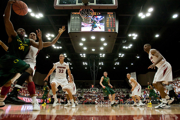 NCAA MEN'S BASKETBALL 2011 - Jan 27 - Oregon at Stanford