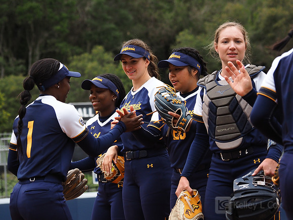 Amani Bradley (1), D'Asha Saiki (25)