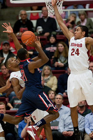 NCAA MEN'S BASKETBALL 2011 - Feb 03 - Arizona at Stanford