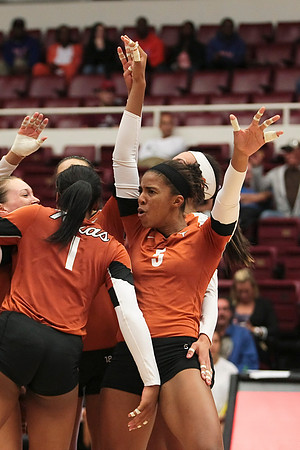 NCAA VOLLEYBALL: SEP 9 Nike Volleyball Big Four Classic - Florida v Texas