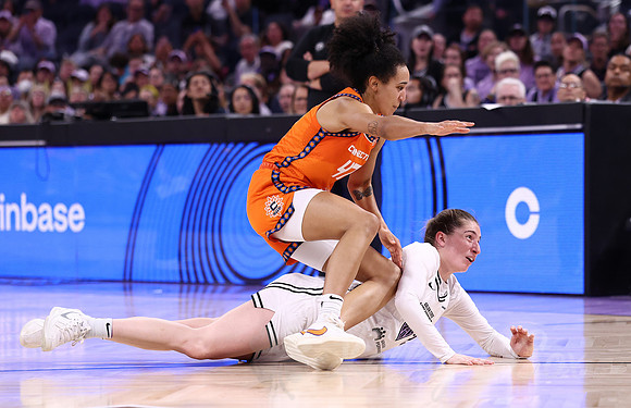 WNBA: Connecticut Sun at Golden State Valkyries