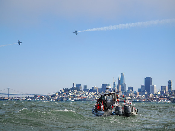 Berkeley Fire Rescue Boat: Blue Angels Air Show