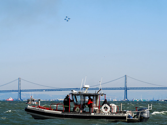 Berkeley Fire Rescue Boat: Blue Angels Air Show