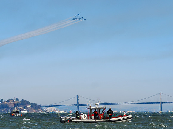 Berkeley Fire Rescue Boat: Blue Angels Air Show