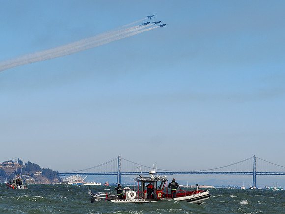 Berkeley Fire Rescue Boat: Blue Angels Air Show