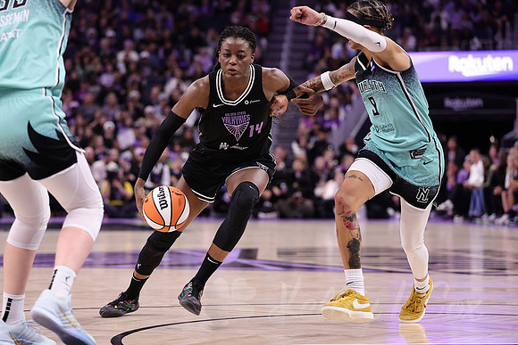 WNBA: New York Liberty at Golden State Valkyries