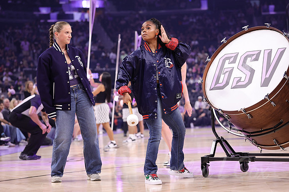 WNBA: New York Liberty at Golden State Valkyries