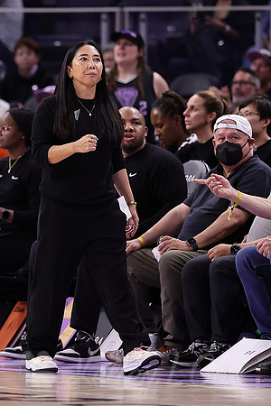 WNBA: New York Liberty at Golden State Valkyries
