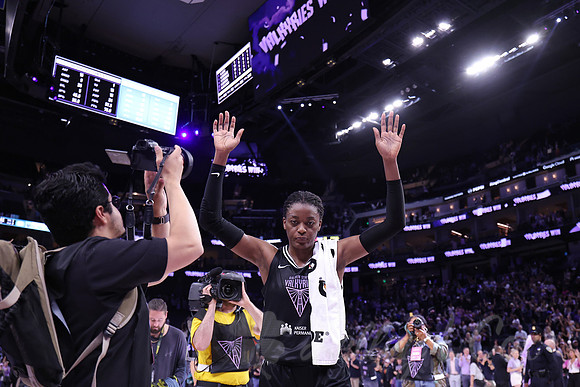 WNBA: New York Liberty at Golden State Valkyries