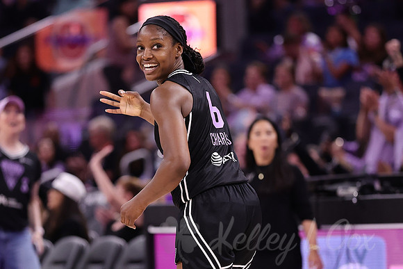 WNBA: New York Liberty at Golden State Valkyries
