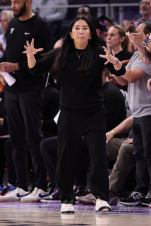 WNBA: New York Liberty at Golden State Valkyries