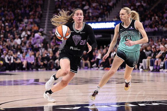 WNBA: New York Liberty at Golden State Valkyries