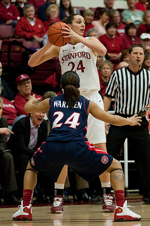 NCAA WOMEN'S BASKETBALL 2011 - Jan 6 - Arizona at Stanford