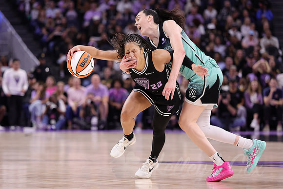 WNBA: New York Liberty at Golden State Valkyries