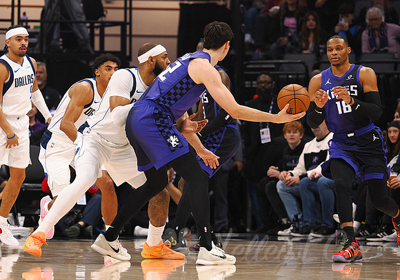 NBA: Dallas Mavericks at Sacramento Kings