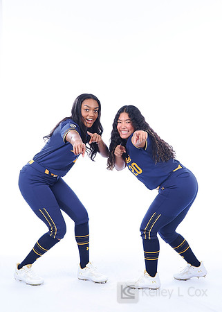 D'Auna Johnson (6), Tianna Bell (20)