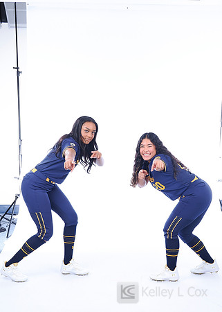 D'Auna Johnson (6), Tianna Bell (20)
