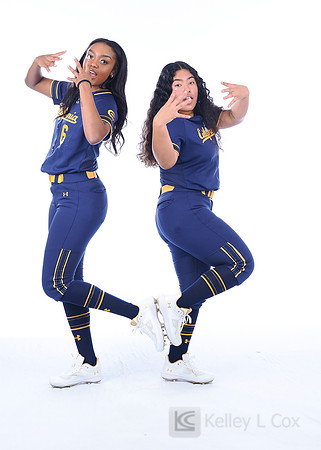 D'Auna Johnson (6), Tianna Bell (20)
