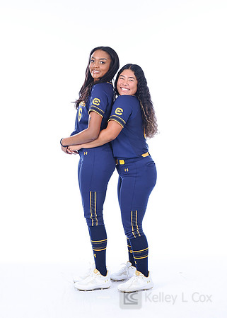 D'Auna Johnson (6), Tianna Bell (20)