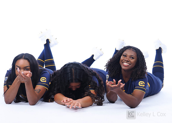 D'Auna Johnson (6), Tianna Bell (20), Elon Butler (8)