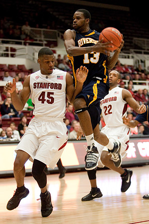 NCAA MEN'S BASKETBALL 2010 - Dec 12 - UC Riverside at Stanford