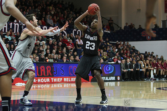 Mens Basketball: Harvard at Saint Mary's
