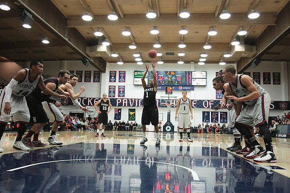 Mens Basketball: Harvard at Saint Mary's