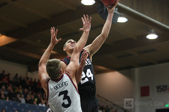 Mens Basketball: Harvard at Saint Mary's