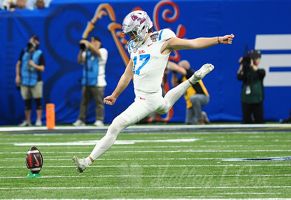 Sugar Bowl Football: Ole Miss Rebels vs Georgia Bulldogs