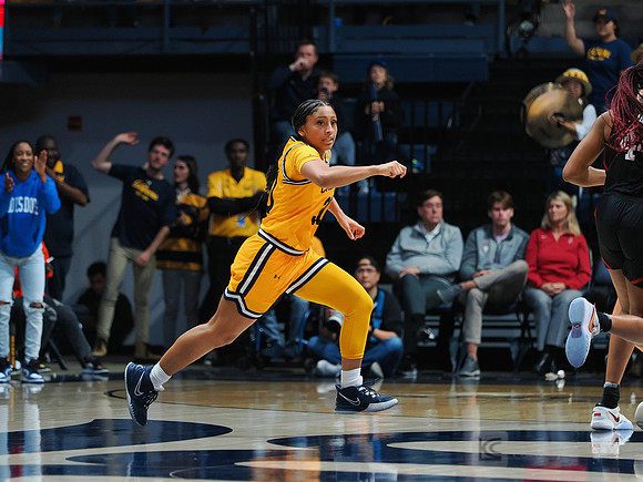 Jayda Curry (30)
