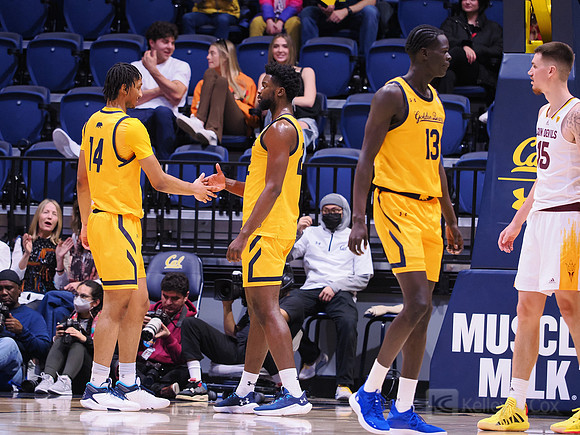 Grant Newell (14), ND Okafor (22)