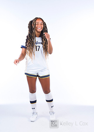 Anysa Gray (17)