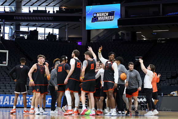 NCAA Basketball: NCAA Tournament First Round Sacramento Practice