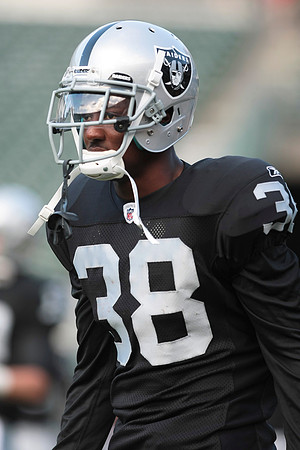 NFL: Preseason-Arizona Cardinals at Oakland Raiders