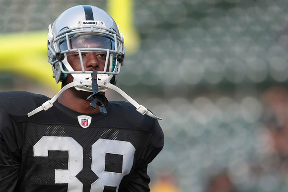NFL: Preseason-Arizona Cardinals at Oakland Raiders
