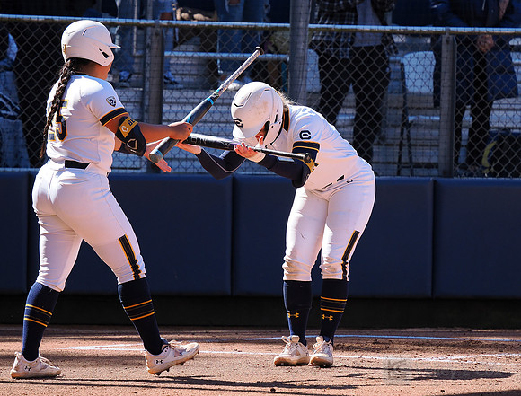 D'Asha Saiki (25), Makena Smith (21)