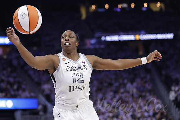 WNBA: Playoffs-Las Vegas Aces at Golden State Valkyries