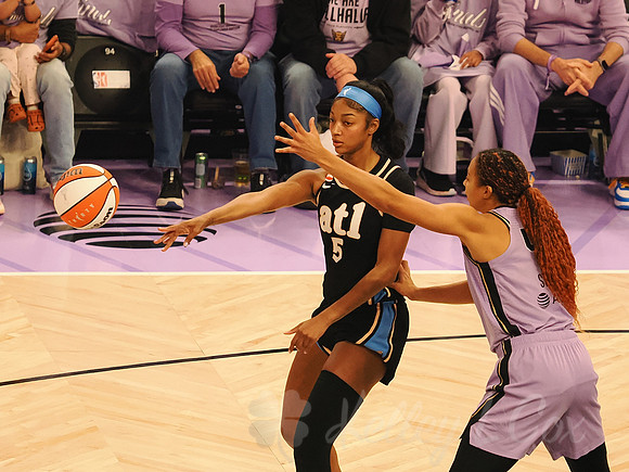 WNBA: Finals-Atlanta Dream at Golden State Valkyries