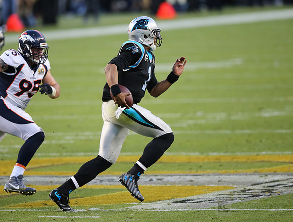 NFL: Super Bowl 50-Carolina Panthers vs Denver Broncos