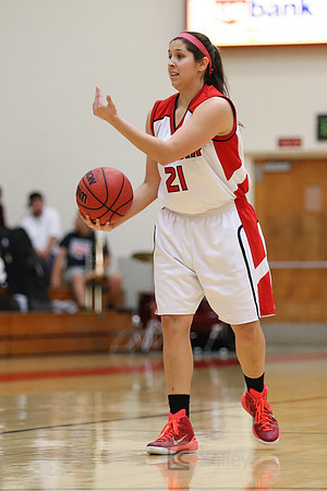 Cal State East Bay Pioneers guard Alyssa Palma (21)