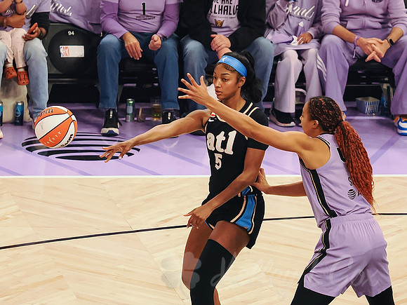 WNBA: Finals-Atlanta Dream at Golden State Valkyries