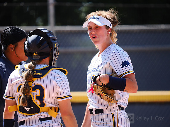 Kacey Zobac (23), Haylei Archer (88)