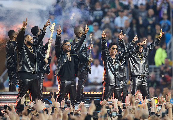 NFL: Super Bowl 50-Carolina Panthers vs Denver Broncos