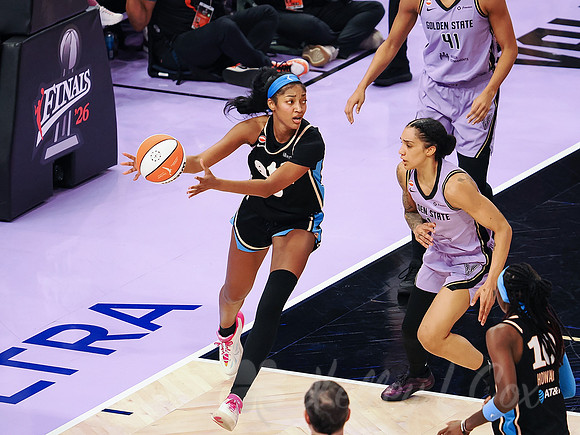 WNBA: Finals-Atlanta Dream at Golden State Valkyries