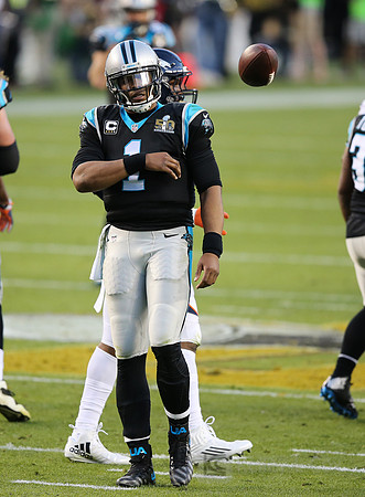 NFL: Super Bowl 50-Carolina Panthers vs Denver Broncos