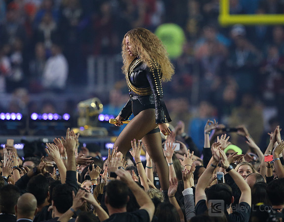NFL: Super Bowl 50-Carolina Panthers vs Denver Broncos