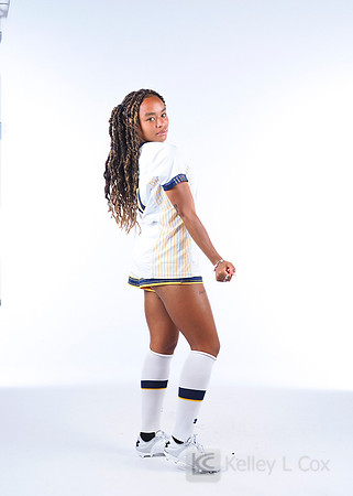 Anysa Gray (17)