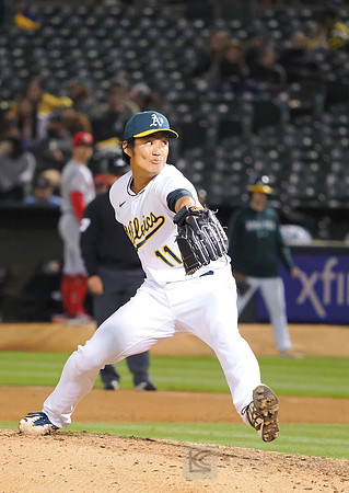 MLB: Cincinnati Reds at Oakland Athletics